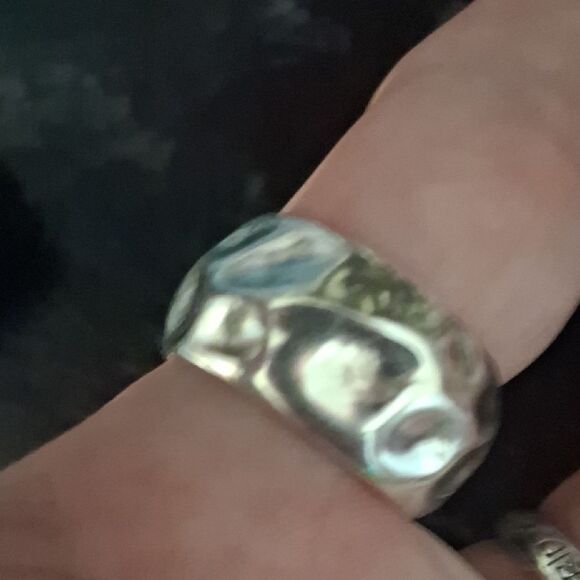 Sterling Silver Textured Ring Size 8? - Picture 4 of 7